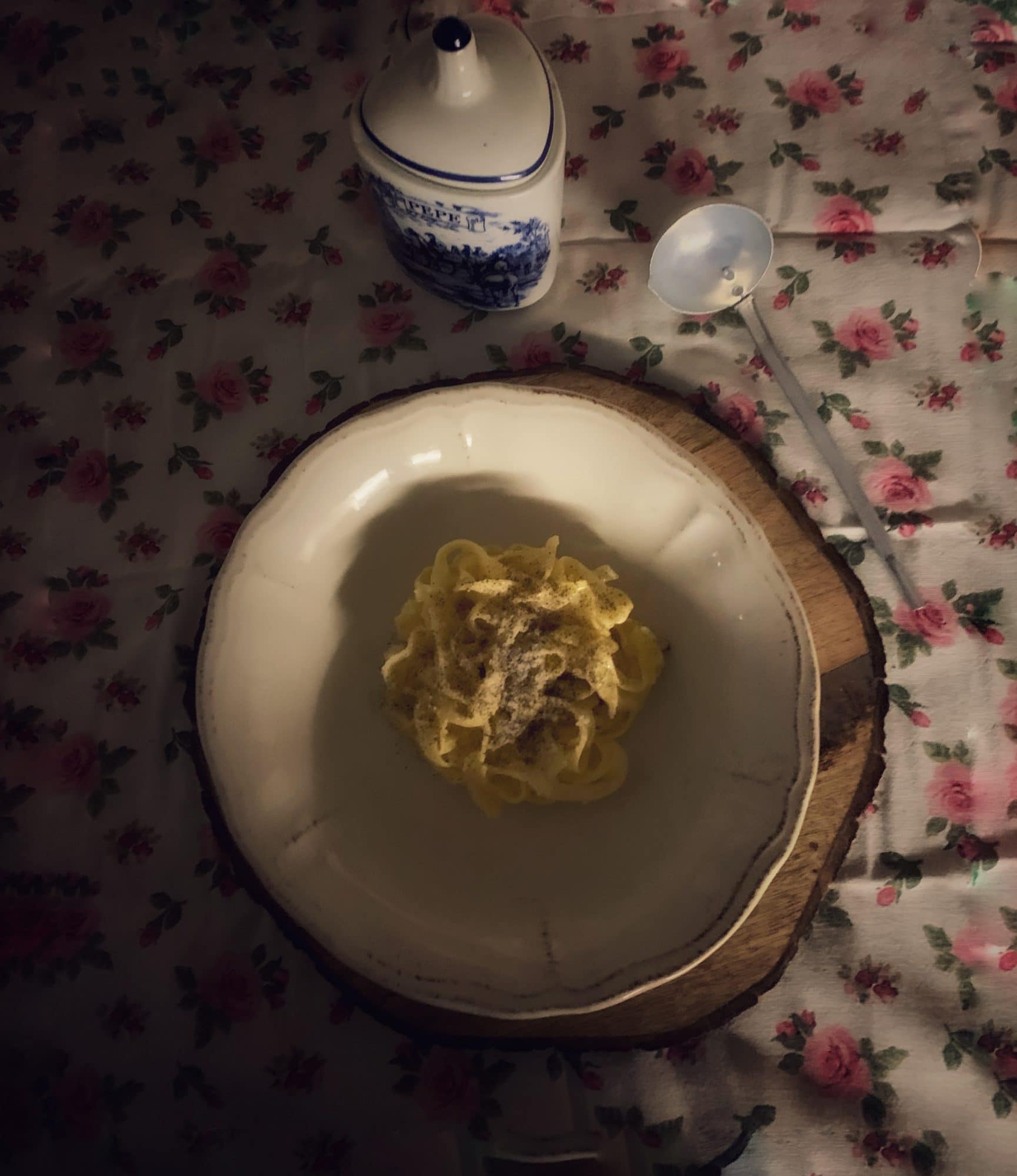 Tagliatelle pinoli, pecorino e limone