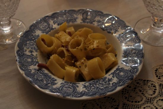 Paccheri speck, scamorza e pistacchi