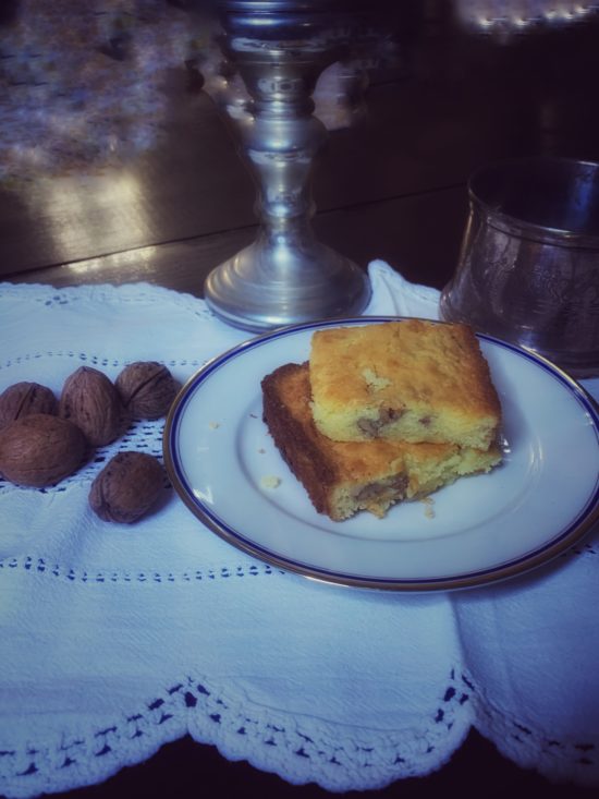 Brownie al cioccolato bianco e noci